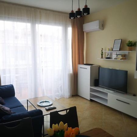 Riviera Deluxe Apartments Vlorë Eksteriør bilde