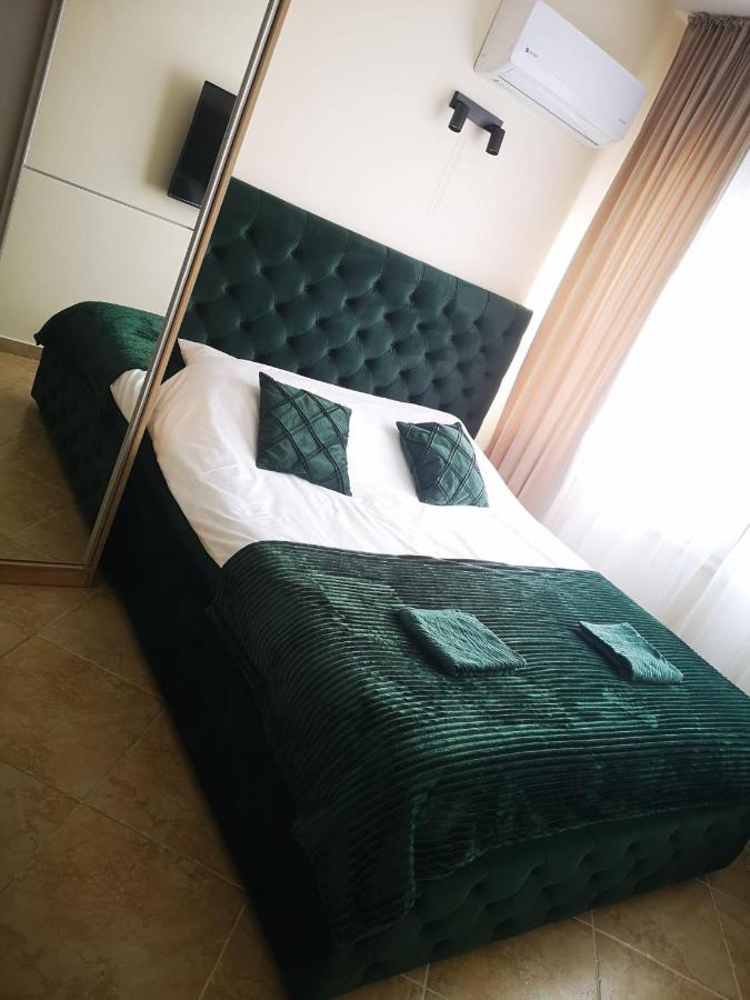 Riviera Deluxe Apartments Vlorë Eksteriør bilde