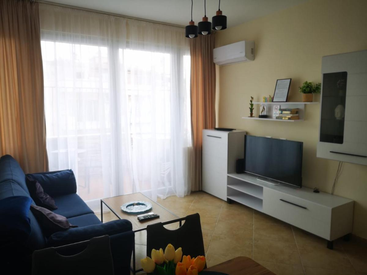 Riviera Deluxe Apartments Vlorë Eksteriør bilde