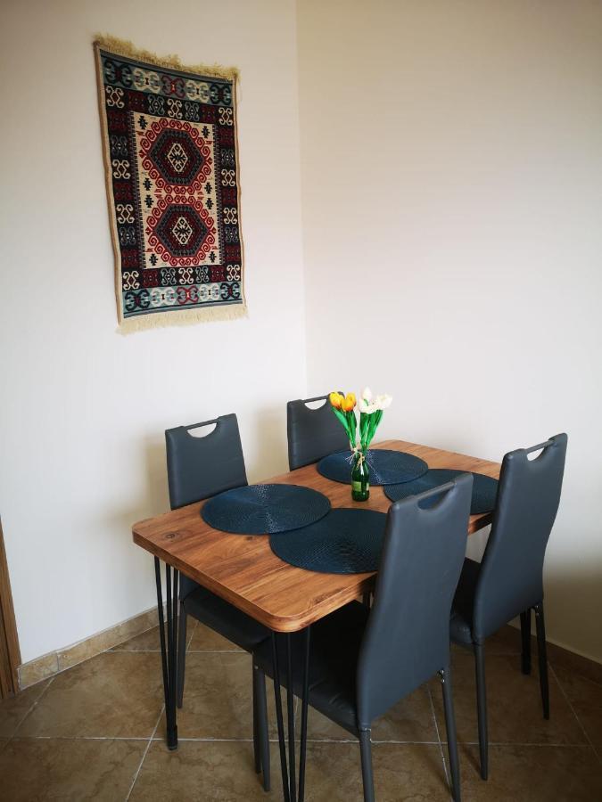 Riviera Deluxe Apartments Vlorë Eksteriør bilde