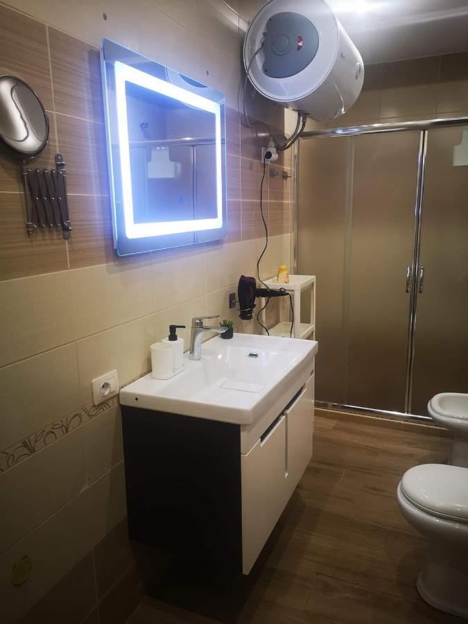 Riviera Deluxe Apartments Vlorë Eksteriør bilde